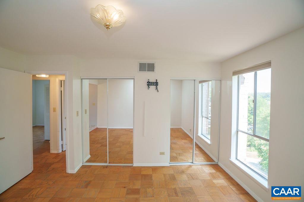 511 N 1ST ST #301, CHARLOTTESVILLE, Virginia 22903, 3 Bedrooms Bedrooms, ,2 BathroomsBathrooms,Residential,For sale,511 N 1ST ST #301,665603 MLS # 665603