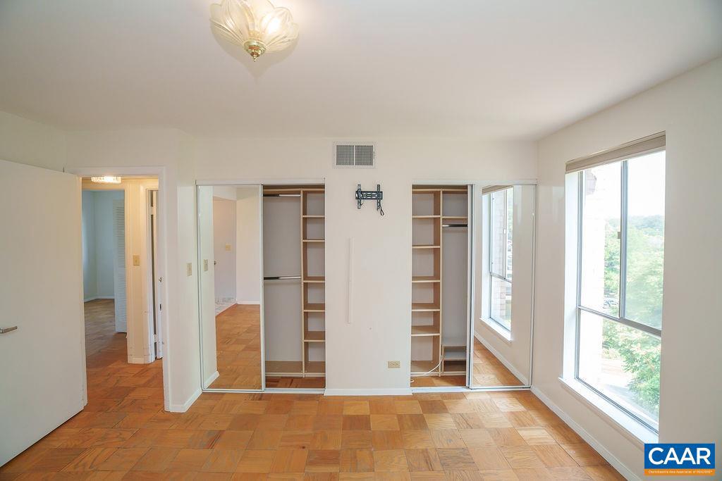 511 N 1ST ST #301, CHARLOTTESVILLE, Virginia 22903, 3 Bedrooms Bedrooms, ,2 BathroomsBathrooms,Residential,For sale,511 N 1ST ST #301,665603 MLS # 665603