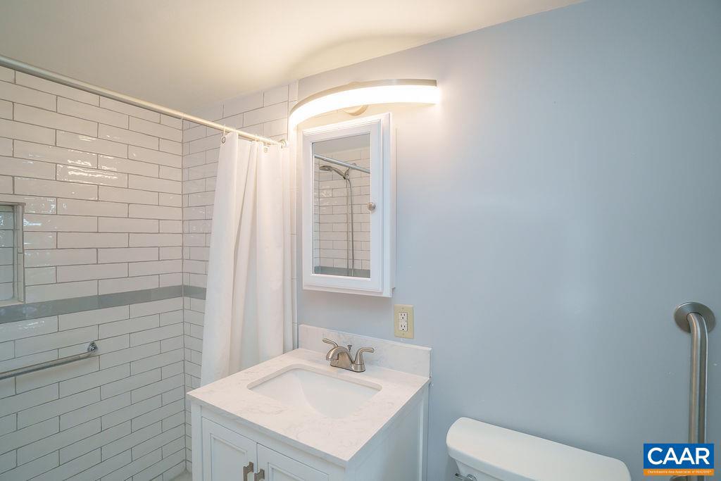511 N 1ST ST #301, CHARLOTTESVILLE, Virginia 22903, 3 Bedrooms Bedrooms, ,2 BathroomsBathrooms,Residential,For sale,511 N 1ST ST #301,665603 MLS # 665603