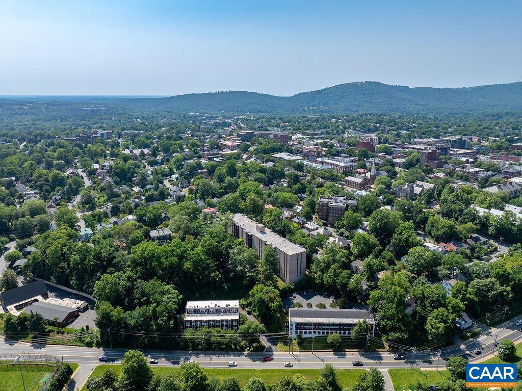 511 N 1ST ST #301, CHARLOTTESVILLE, Virginia 22903, 3 Bedrooms Bedrooms, ,2 BathroomsBathrooms,Residential,For sale,511 N 1ST ST #301,665603 MLS # 665603