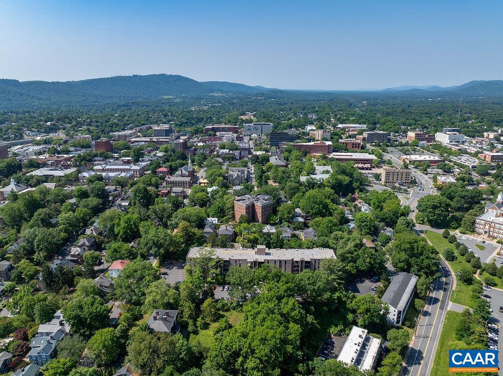 511 N 1ST ST #301, CHARLOTTESVILLE, Virginia 22903, 3 Bedrooms Bedrooms, ,2 BathroomsBathrooms,Residential,For sale,511 N 1ST ST #301,665603 MLS # 665603