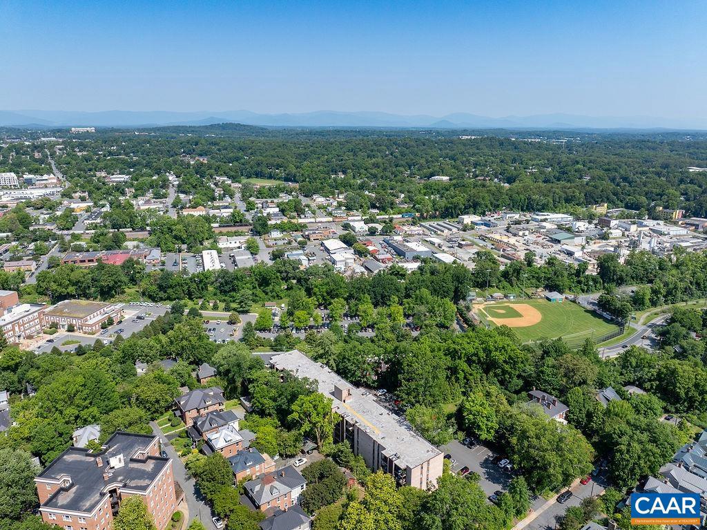 511 N 1ST ST #301, CHARLOTTESVILLE, Virginia 22903, 3 Bedrooms Bedrooms, ,2 BathroomsBathrooms,Residential,For sale,511 N 1ST ST #301,665603 MLS # 665603