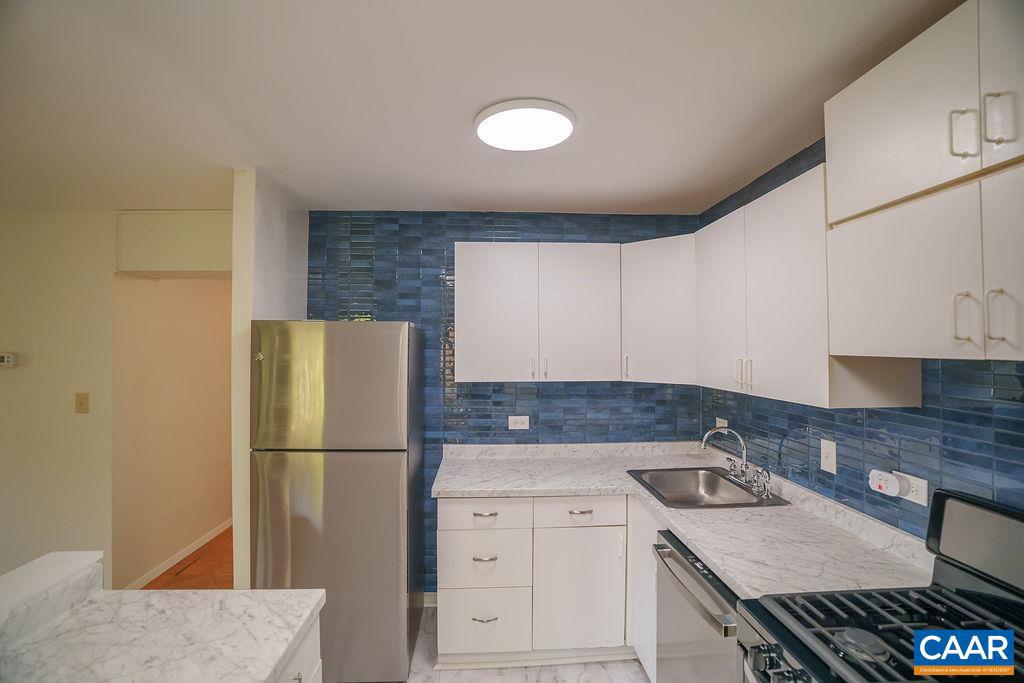 511 N 1ST ST #301, CHARLOTTESVILLE, Virginia 22903, 3 Bedrooms Bedrooms, ,2 BathroomsBathrooms,Residential,For sale,511 N 1ST ST #301,665603 MLS # 665603