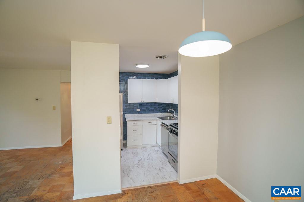 511 N 1ST ST #301, CHARLOTTESVILLE, Virginia 22903, 3 Bedrooms Bedrooms, ,2 BathroomsBathrooms,Residential,For sale,511 N 1ST ST #301,665603 MLS # 665603