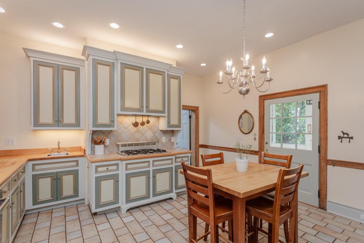 5375 LYNNWOOD RD, PORT REPUBLIC, Virginia 24471, 5 Bedrooms Bedrooms, ,3 BathroomsBathrooms,Residential,Bogota,5375 LYNNWOOD RD,665621 MLS # 665621