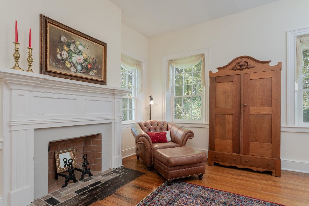 5375 LYNNWOOD RD, PORT REPUBLIC, Virginia 24471, 5 Bedrooms Bedrooms, ,3 BathroomsBathrooms,Residential,Bogota,5375 LYNNWOOD RD,665621 MLS # 665621
