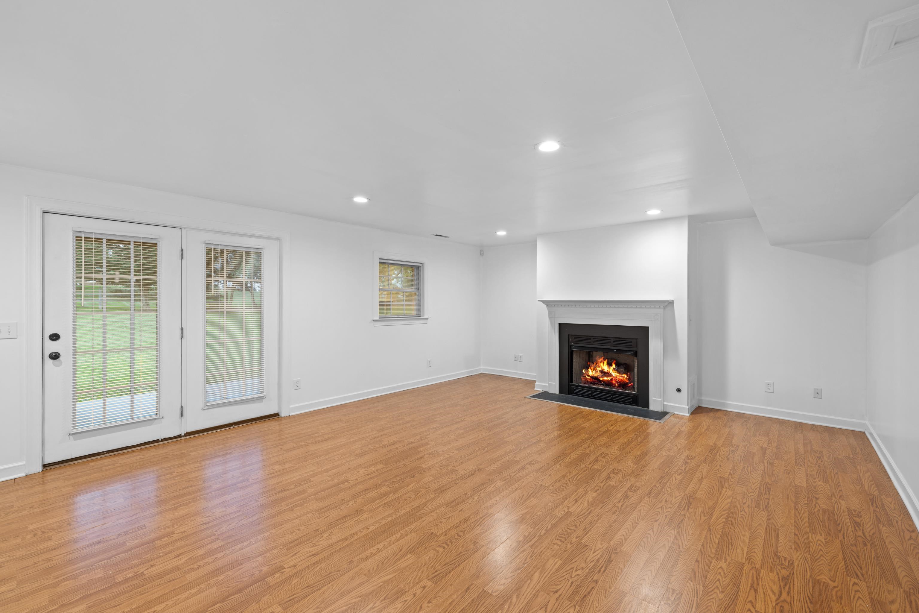 580 MYERS AVE, HARRISONBURG, Virginia 22801, 7 Bedrooms Bedrooms, ,4 BathroomsBathrooms,Residential,580 MYERS AVE,665630 MLS # 665630