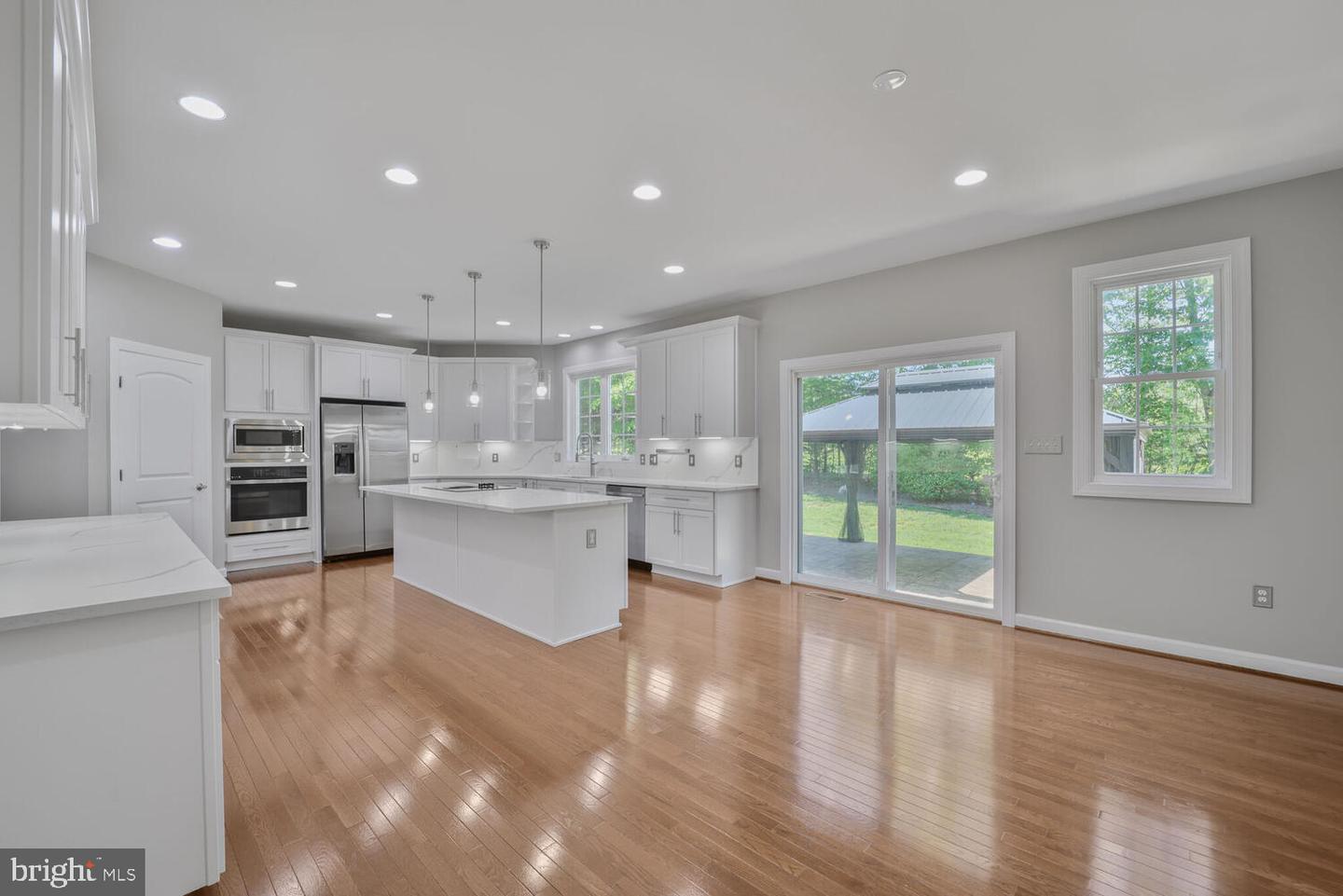 7634 BELMONT LANDING RD, LORTON, Virginia 22079, 7 Bedrooms Bedrooms, ,6 BathroomsBathrooms,Residential,For sale,7634 BELMONT LANDING RD,VAFX2238656 MLS # VAFX2238656