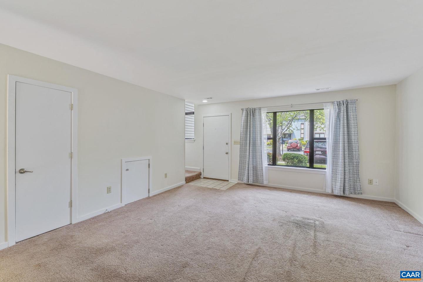 553 MILLSTONE CT, CHARLOTTESVILLE, Virginia 22901, 2 Bedrooms Bedrooms, ,1 BathroomBathrooms,Residential,For sale,553 MILLSTONE CT,664277 MLS # 664277