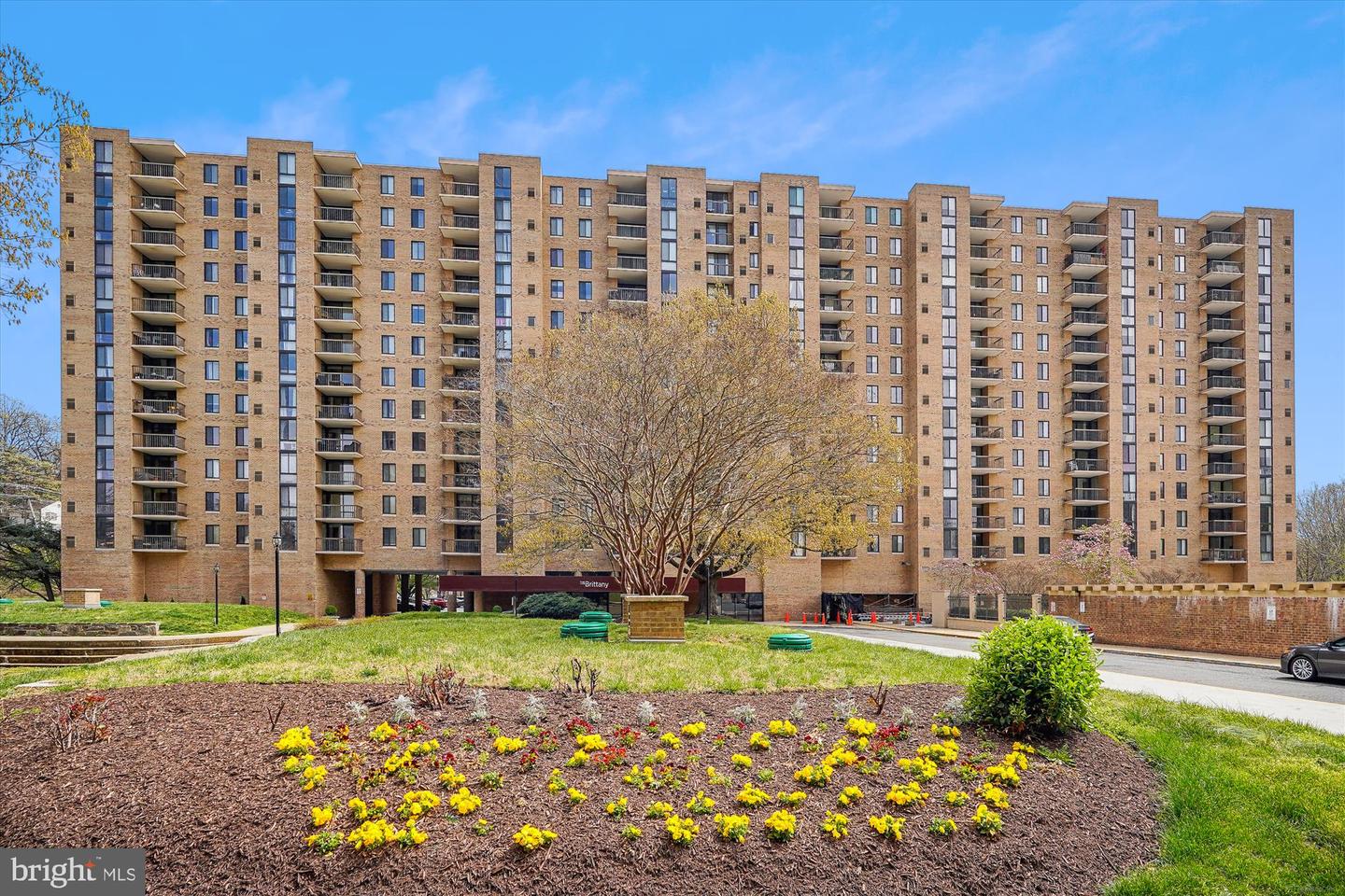 4500 S FOUR MILE RUN DR #110, ARLINGTON, Virginia 22204, 1 Bedroom Bedrooms, ,1 BathroomBathrooms,Residential,For sale,4500 S FOUR MILE RUN DR #110,VAAR2057272 MLS # VAAR2057272