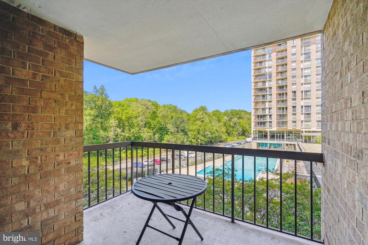 4500 S FOUR MILE RUN DR #110, ARLINGTON, Virginia 22204, 1 Bedroom Bedrooms, ,1 BathroomBathrooms,Residential,For sale,4500 S FOUR MILE RUN DR #110,VAAR2057272 MLS # VAAR2057272