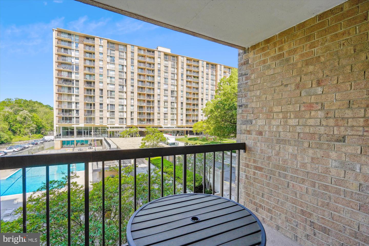 4500 S FOUR MILE RUN DR #110, ARLINGTON, Virginia 22204, 1 Bedroom Bedrooms, ,1 BathroomBathrooms,Residential,For sale,4500 S FOUR MILE RUN DR #110,VAAR2057272 MLS # VAAR2057272
