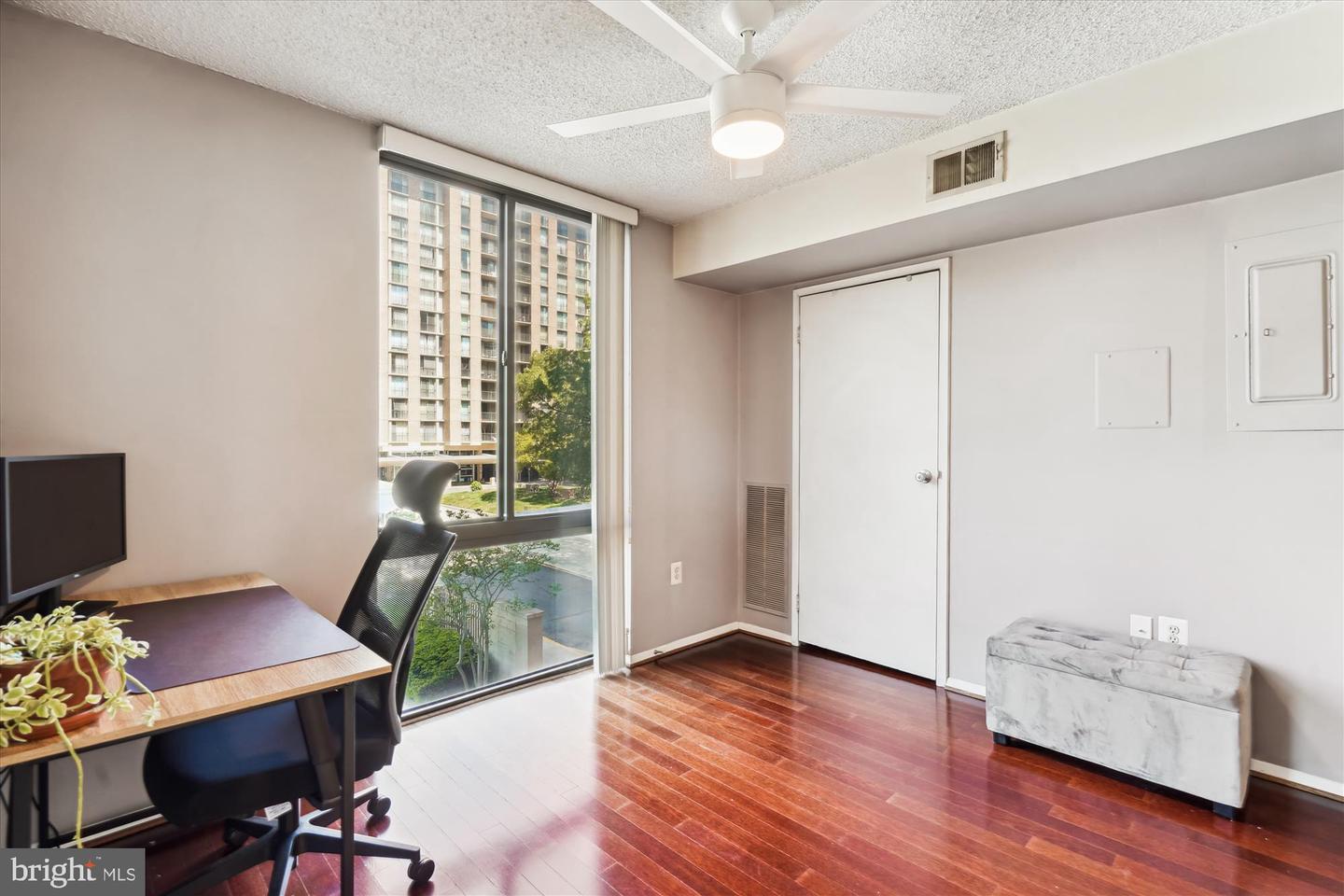 4500 S FOUR MILE RUN DR #110, ARLINGTON, Virginia 22204, 1 Bedroom Bedrooms, ,1 BathroomBathrooms,Residential,For sale,4500 S FOUR MILE RUN DR #110,VAAR2057272 MLS # VAAR2057272