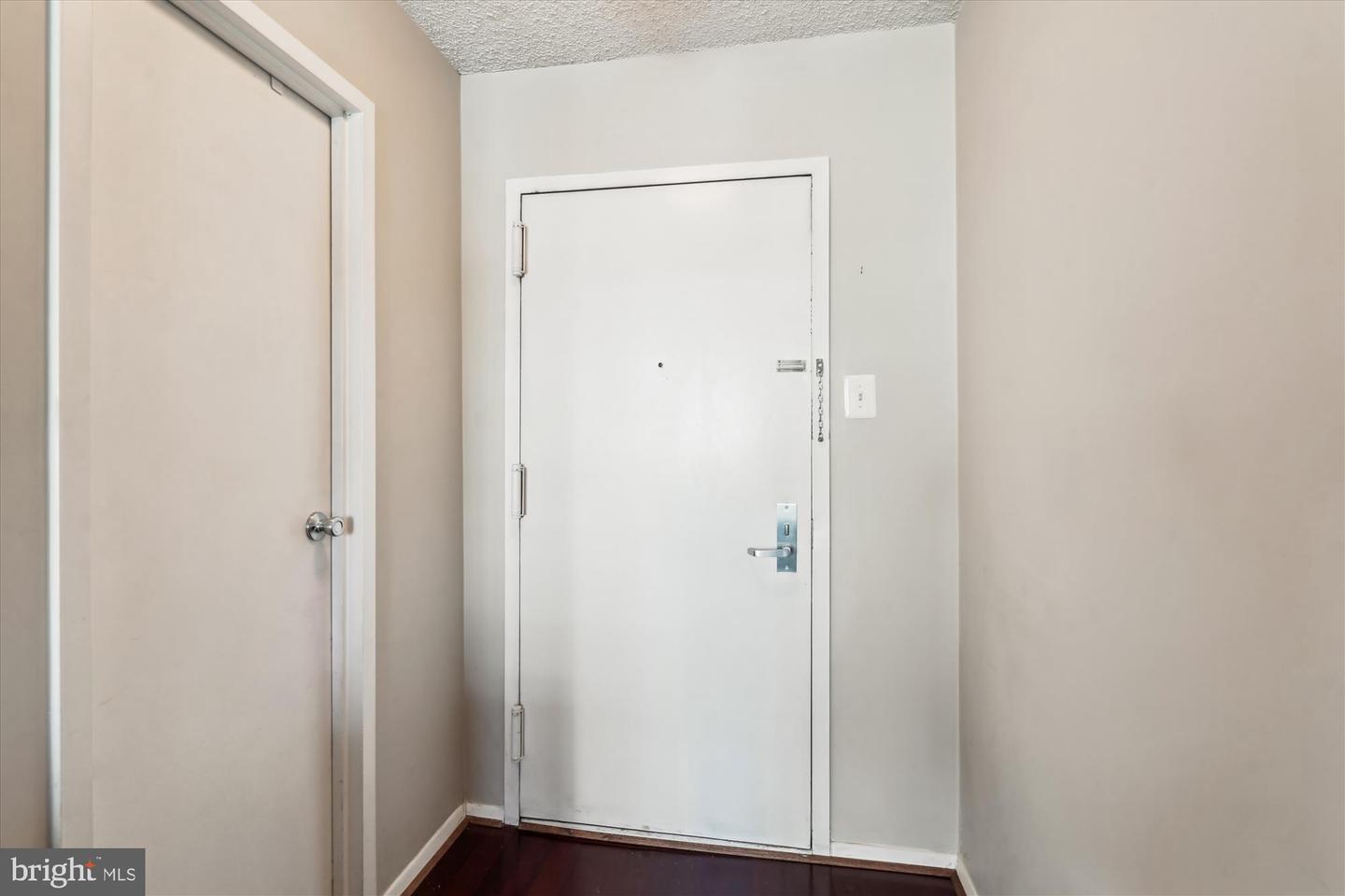 4500 S FOUR MILE RUN DR #110, ARLINGTON, Virginia 22204, 1 Bedroom Bedrooms, ,1 BathroomBathrooms,Residential,For sale,4500 S FOUR MILE RUN DR #110,VAAR2057272 MLS # VAAR2057272
