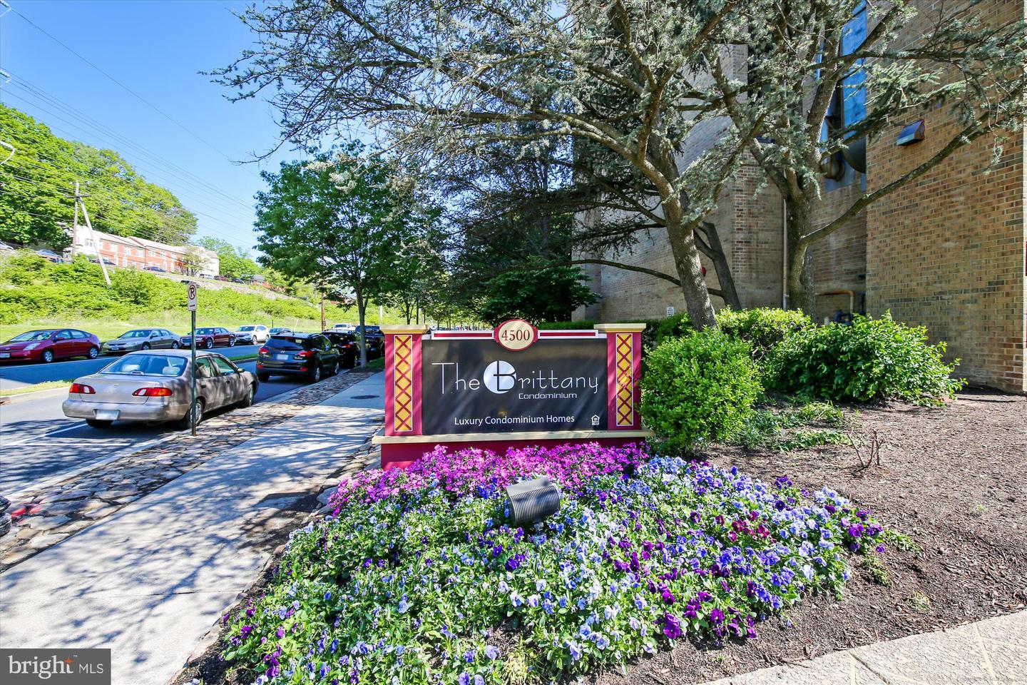 4500 S FOUR MILE RUN DR #110, ARLINGTON, Virginia 22204, 1 Bedroom Bedrooms, ,1 BathroomBathrooms,Residential,For sale,4500 S FOUR MILE RUN DR #110,VAAR2057272 MLS # VAAR2057272