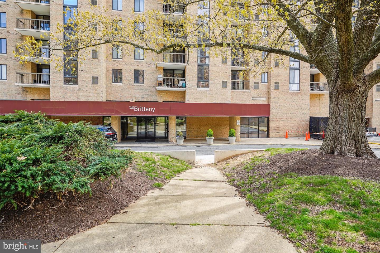 4500 S FOUR MILE RUN DR #110, ARLINGTON, Virginia 22204, 1 Bedroom Bedrooms, ,1 BathroomBathrooms,Residential,For sale,4500 S FOUR MILE RUN DR #110,VAAR2057272 MLS # VAAR2057272