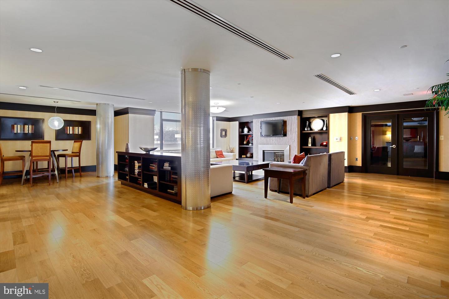4500 S FOUR MILE RUN DR #110, ARLINGTON, Virginia 22204, 1 Bedroom Bedrooms, ,1 BathroomBathrooms,Residential,For sale,4500 S FOUR MILE RUN DR #110,VAAR2057272 MLS # VAAR2057272
