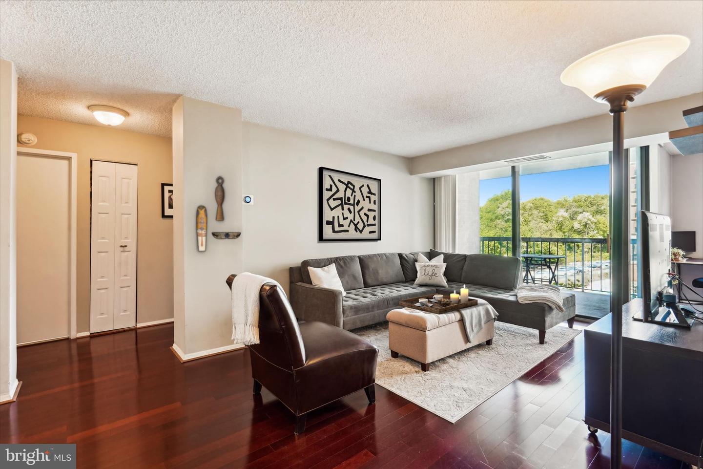 4500 S FOUR MILE RUN DR #110, ARLINGTON, Virginia 22204, 1 Bedroom Bedrooms, ,1 BathroomBathrooms,Residential,For sale,4500 S FOUR MILE RUN DR #110,VAAR2057272 MLS # VAAR2057272