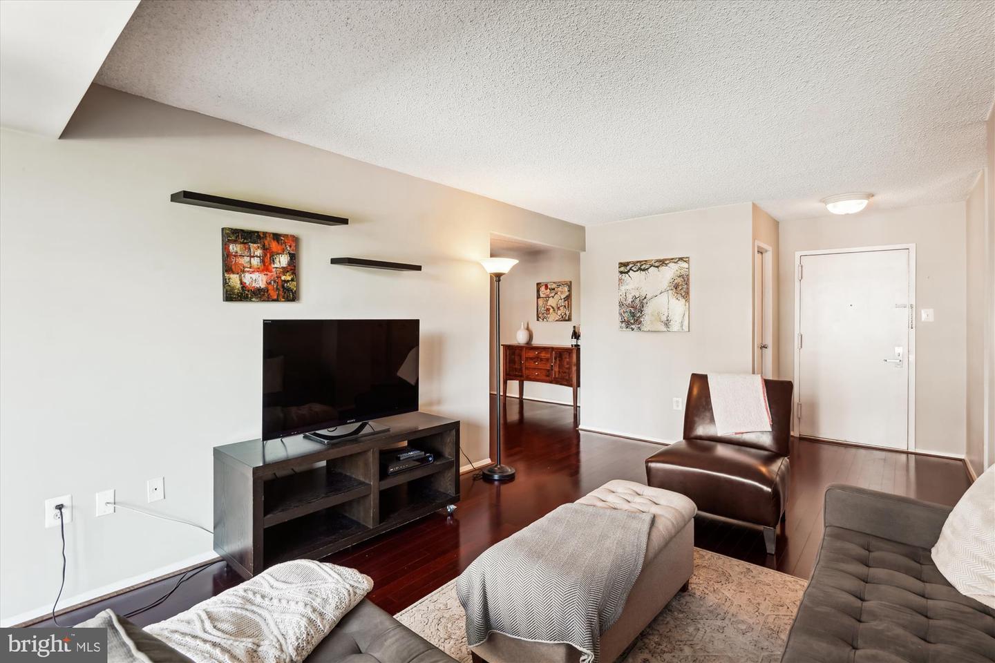 4500 S FOUR MILE RUN DR #110, ARLINGTON, Virginia 22204, 1 Bedroom Bedrooms, ,1 BathroomBathrooms,Residential,For sale,4500 S FOUR MILE RUN DR #110,VAAR2057272 MLS # VAAR2057272
