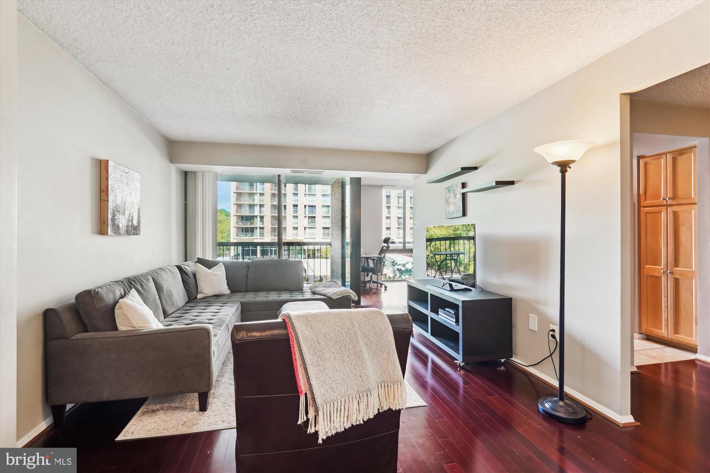 4500 S FOUR MILE RUN DR #110, ARLINGTON, Virginia 22204, 1 Bedroom Bedrooms, ,1 BathroomBathrooms,Residential,For sale,4500 S FOUR MILE RUN DR #110,VAAR2057272 MLS # VAAR2057272