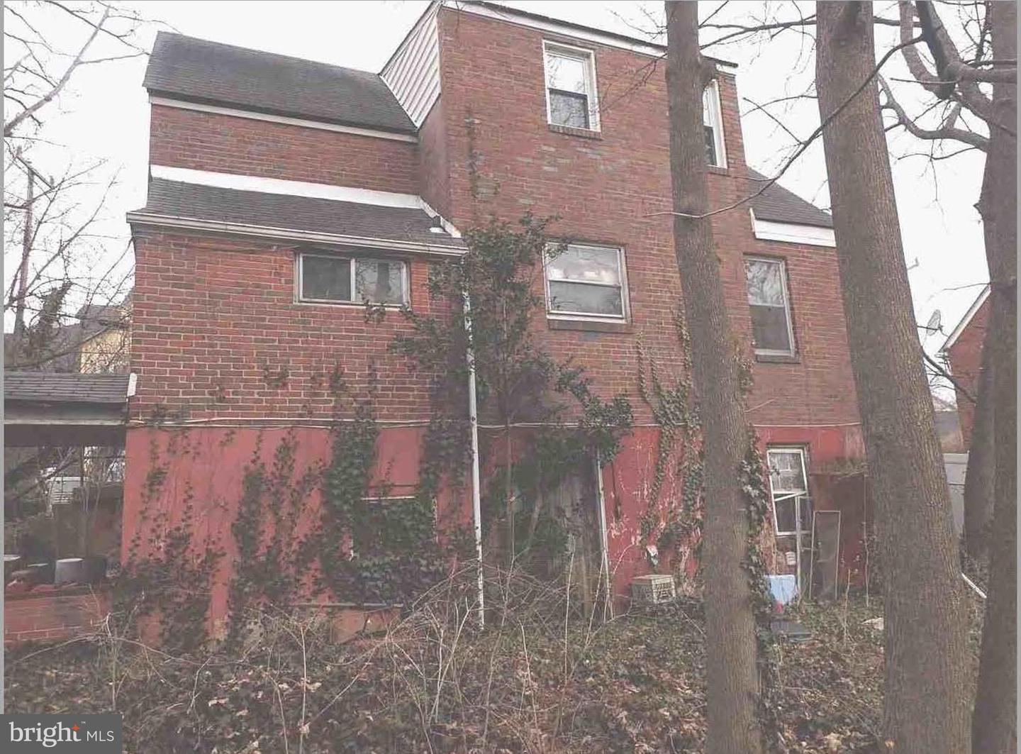 3607 S 14TH ST, ALEXANDRIA, Virginia 22302, 3 Bedrooms Bedrooms, ,2 BathroomsBathrooms,Residential,For sale,3607 S 14TH ST,VAFX2246316 MLS # VAFX2246316