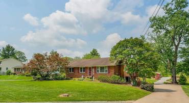 17447 LAKEFIELD RD, ROUND HILL, Virginia 20141, 3 Bedrooms Bedrooms, ,2 BathroomsBathrooms,Residential,For sale,17447 LAKEFIELD RD,VALO2099110 MLS # VALO2099110