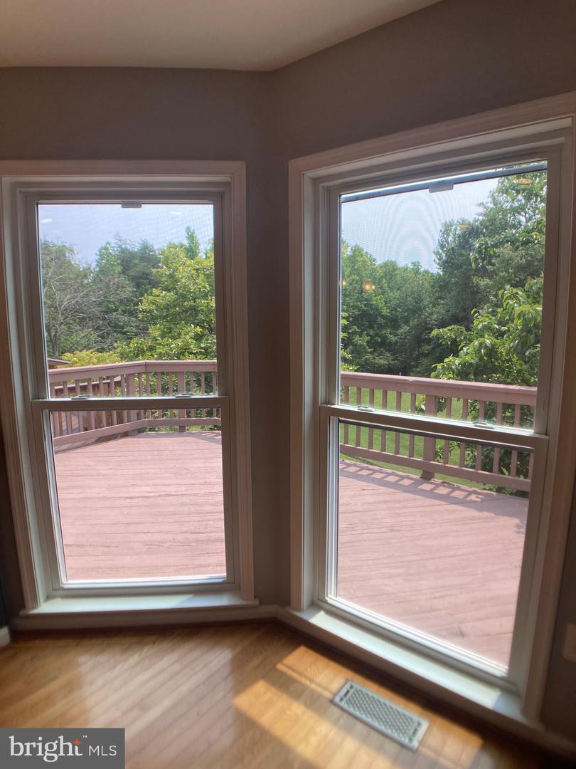 8726 WADEBROOK TER, SPRINGFIELD, Virginia 22153, 3 Bedrooms Bedrooms, ,3 BathroomsBathrooms,Residential,For sale,8726 WADEBROOK TER,VAFX2246458 MLS # VAFX2246458