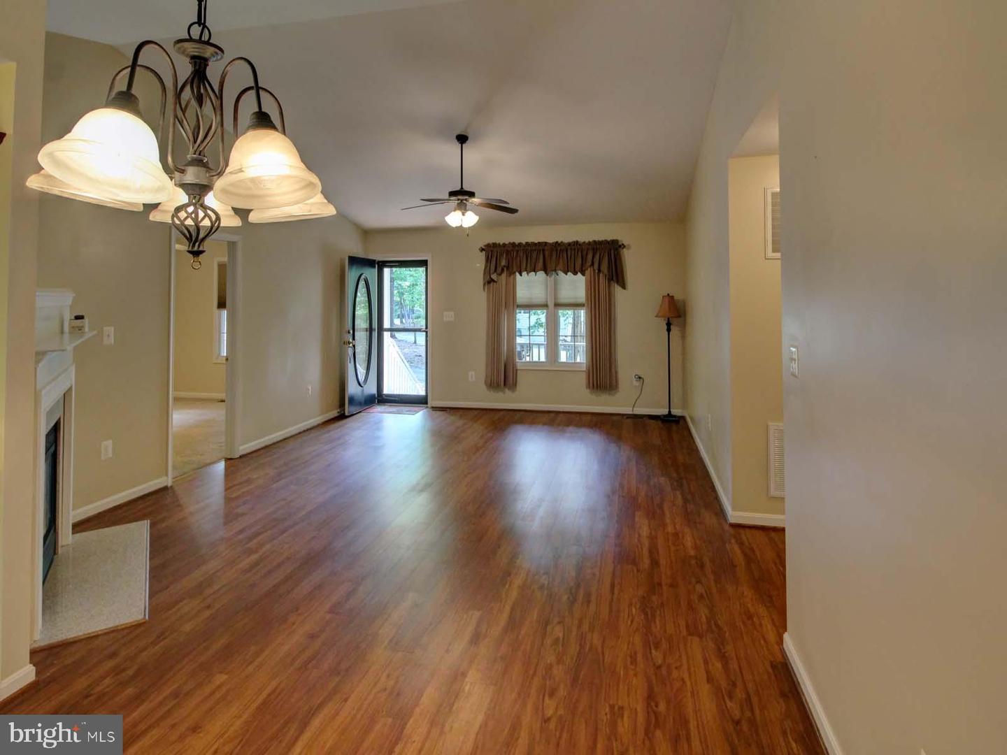 172 COTTONWOOD DR, MOUNT JACKSON, Virginia 22842, 3 Bedrooms Bedrooms, ,2 BathroomsBathrooms,Residential,For sale,172 COTTONWOOD DR,VASH2011684 MLS # VASH2011684