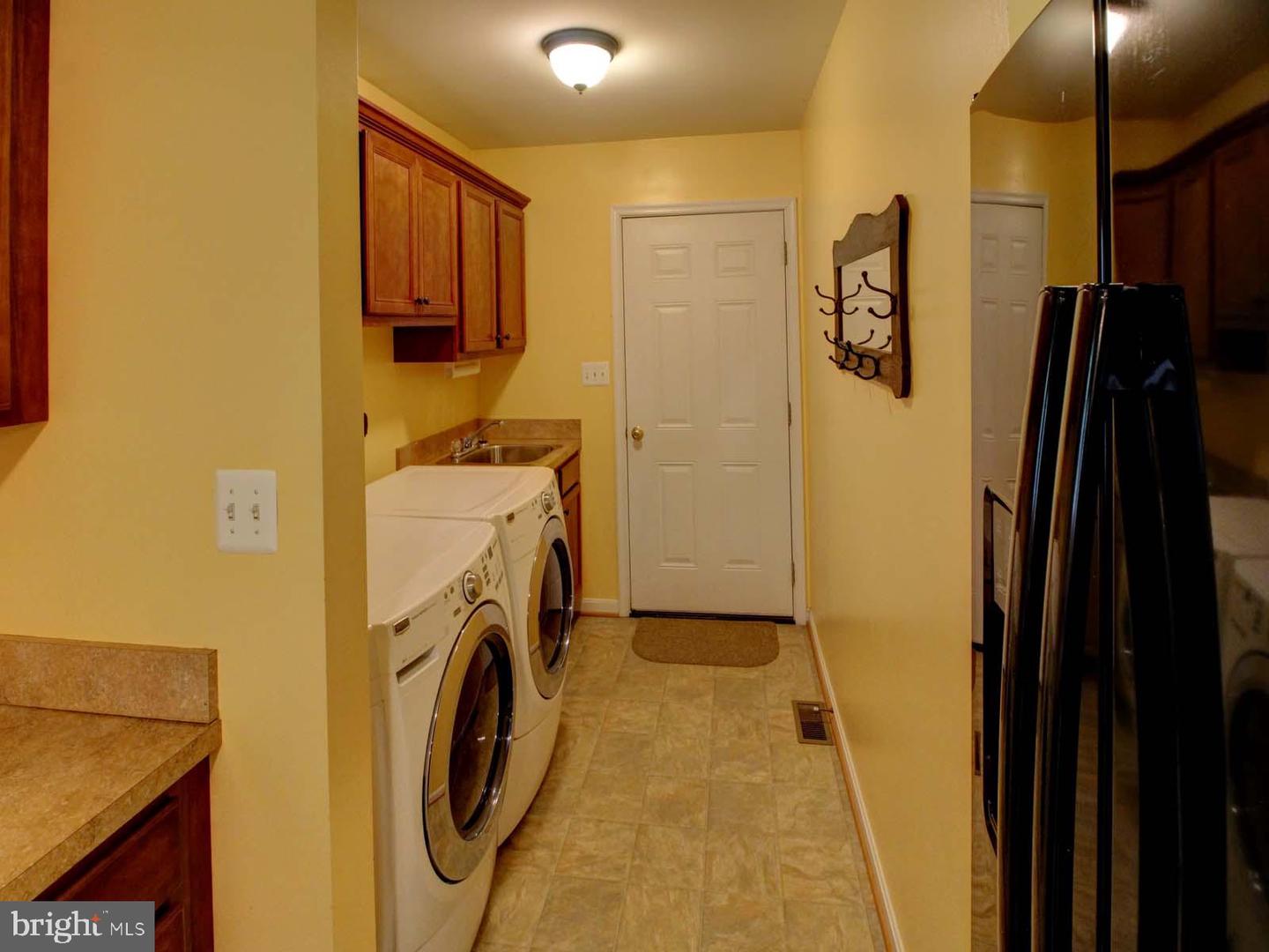 172 COTTONWOOD DR, MOUNT JACKSON, Virginia 22842, 3 Bedrooms Bedrooms, ,2 BathroomsBathrooms,Residential,For sale,172 COTTONWOOD DR,VASH2011684 MLS # VASH2011684