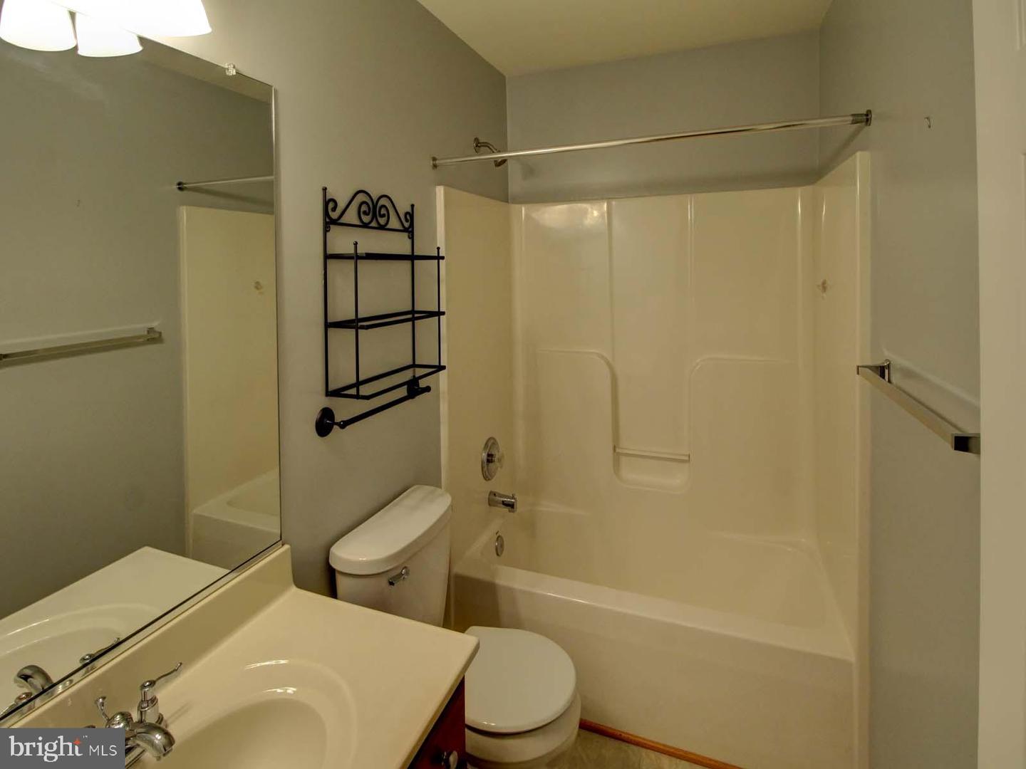 172 COTTONWOOD DR, MOUNT JACKSON, Virginia 22842, 3 Bedrooms Bedrooms, ,2 BathroomsBathrooms,Residential,For sale,172 COTTONWOOD DR,VASH2011684 MLS # VASH2011684