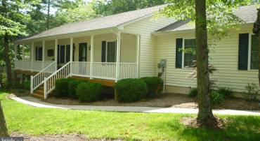 172 COTTONWOOD DR, MOUNT JACKSON, Virginia 22842, 3 Bedrooms Bedrooms, ,2 BathroomsBathrooms,Residential,For sale,172 COTTONWOOD DR,VASH2011684 MLS # VASH2011684