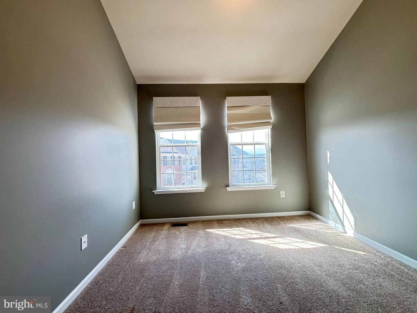 12 LAMPLIGHTER LN, STAFFORD, Virginia 22554, 3 Bedrooms Bedrooms, ,2 BathroomsBathrooms,Residential,For sale,12 LAMPLIGHTER LN,VAST2039672 MLS # VAST2039672