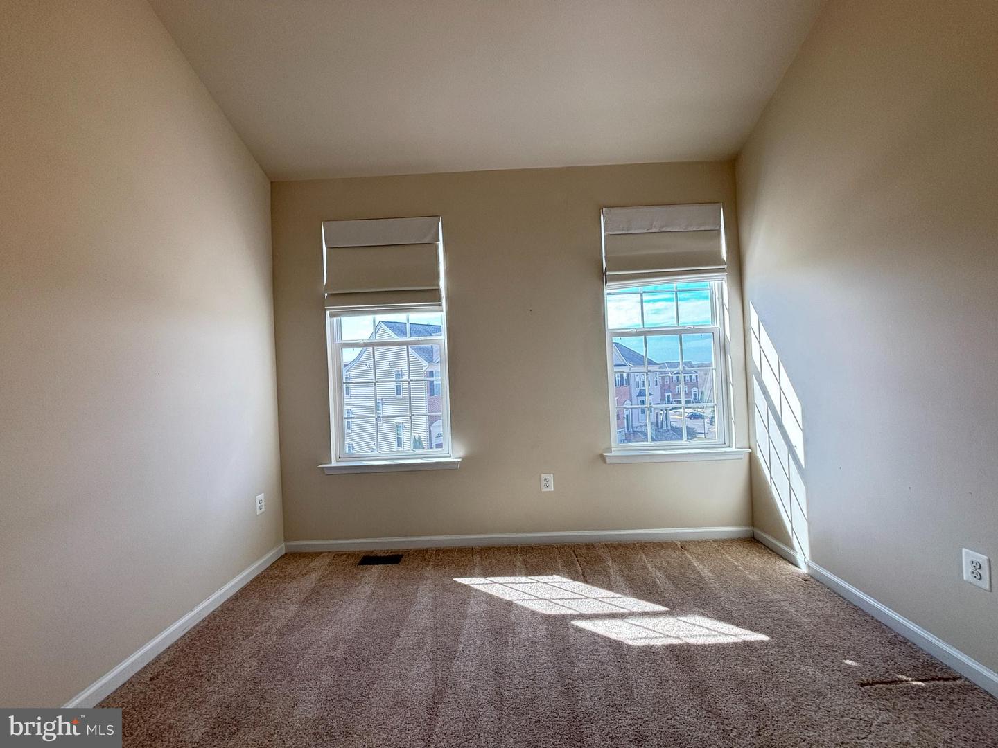 12 LAMPLIGHTER LN, STAFFORD, Virginia 22554, 3 Bedrooms Bedrooms, ,2 BathroomsBathrooms,Residential,For sale,12 LAMPLIGHTER LN,VAST2039672 MLS # VAST2039672