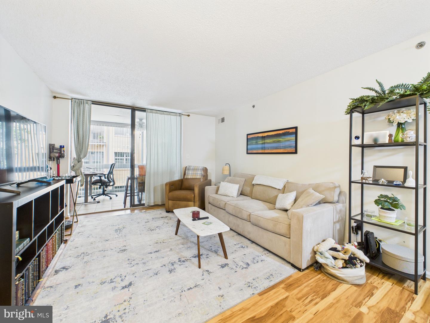 1024 N UTAH ST #422, ARLINGTON, Virginia 22201, 1 Bedroom Bedrooms, ,1 BathroomBathrooms,Residential,For sale,1024 N UTAH ST #422,VAAR2059024 MLS # VAAR2059024