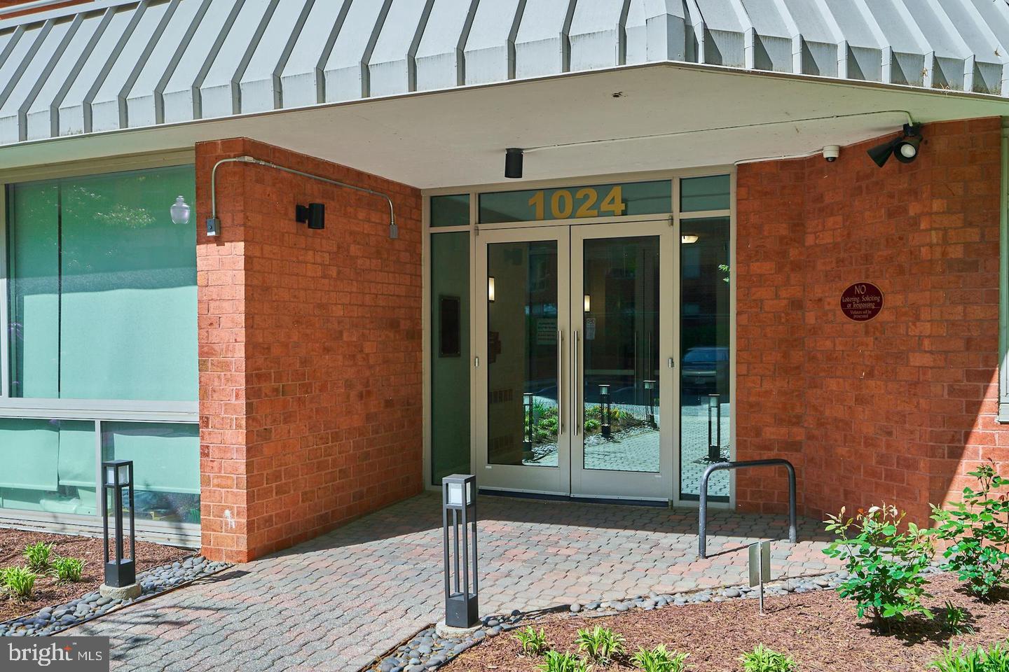 1024 N UTAH ST #422, ARLINGTON, Virginia 22201, 1 Bedroom Bedrooms, ,1 BathroomBathrooms,Residential,For sale,1024 N UTAH ST #422,VAAR2059024 MLS # VAAR2059024