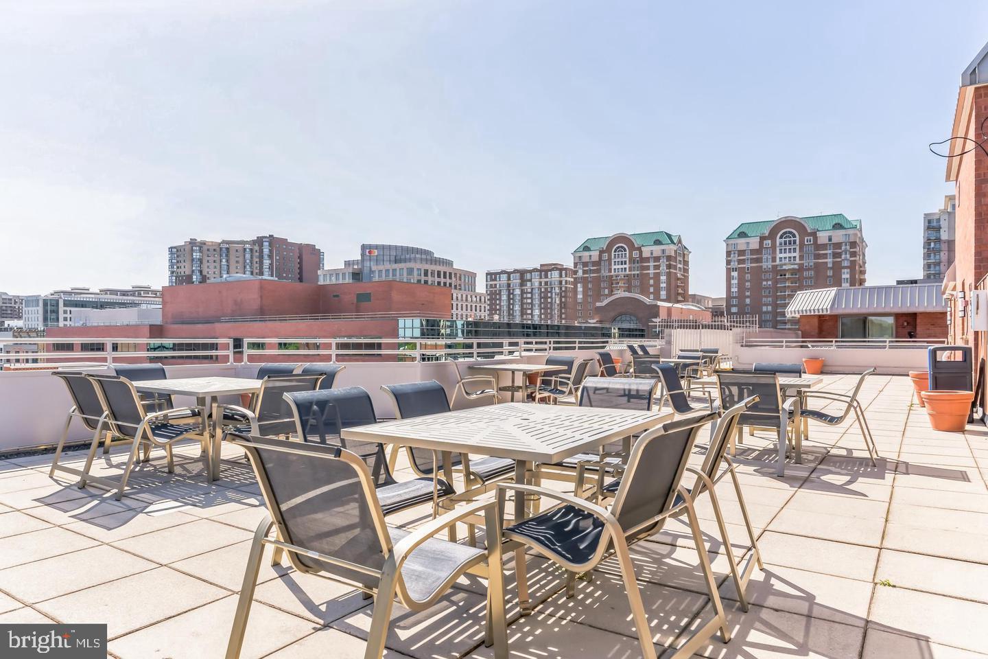 1024 N UTAH ST #422, ARLINGTON, Virginia 22201, 1 Bedroom Bedrooms, ,1 BathroomBathrooms,Residential,For sale,1024 N UTAH ST #422,VAAR2059024 MLS # VAAR2059024