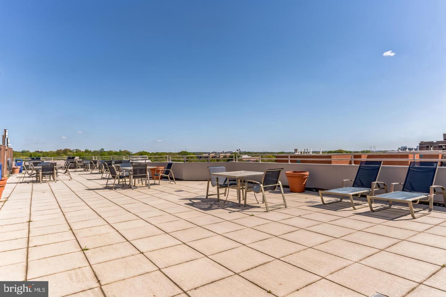 1024 N UTAH ST #422, ARLINGTON, Virginia 22201, 1 Bedroom Bedrooms, ,1 BathroomBathrooms,Residential,For sale,1024 N UTAH ST #422,VAAR2059024 MLS # VAAR2059024