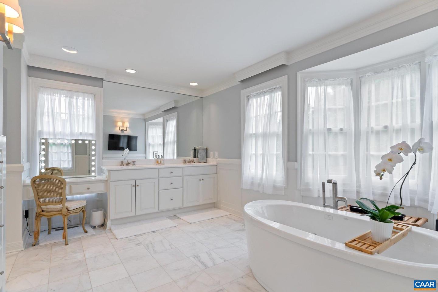 100 TALLY HO DR, CHARLOTTESVILLE, Virginia 22901, 4 Bedrooms Bedrooms, ,5 BathroomsBathrooms,Residential,For sale,100 TALLY HO DR,665597 MLS # 665597