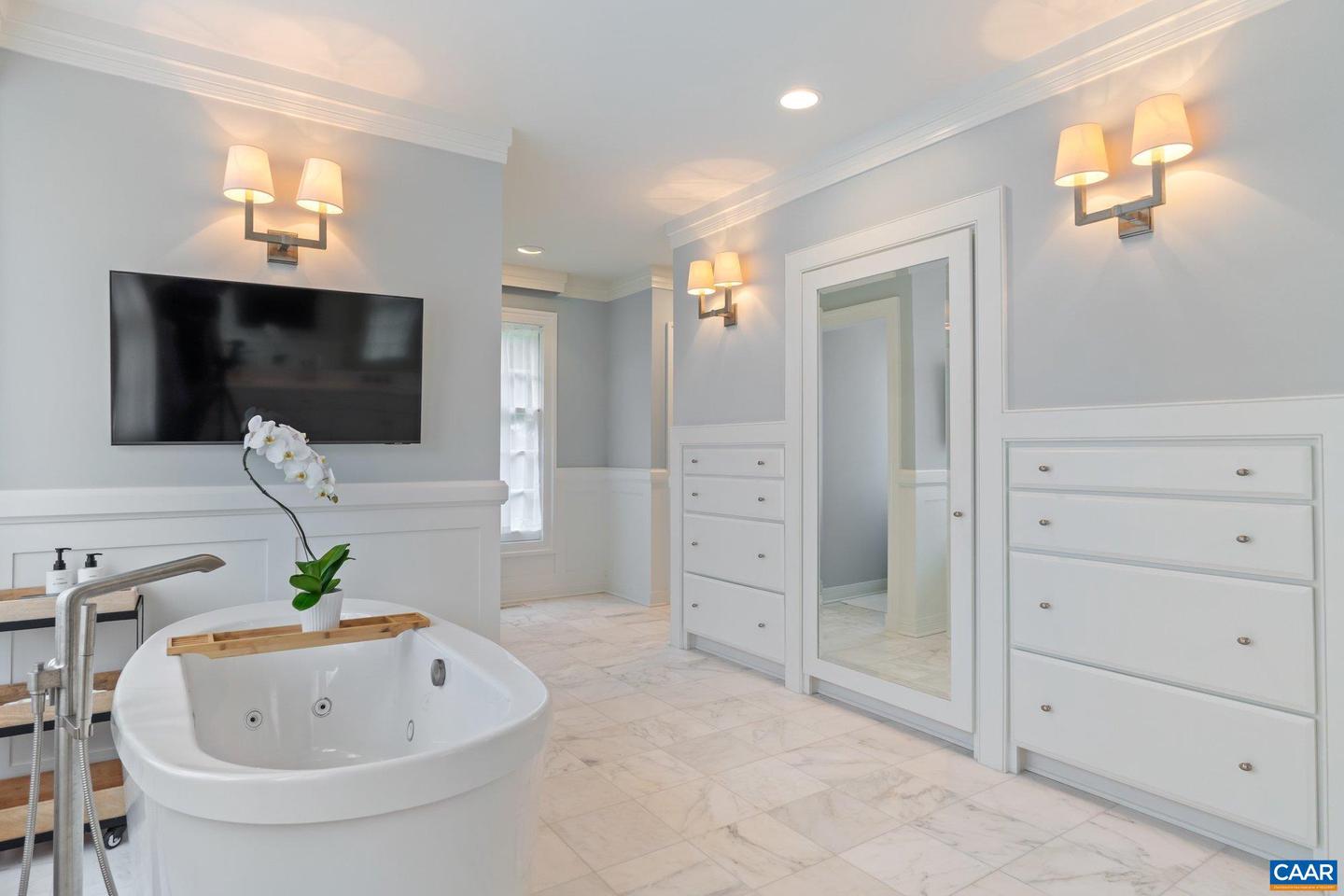 100 TALLY HO DR, CHARLOTTESVILLE, Virginia 22901, 4 Bedrooms Bedrooms, ,5 BathroomsBathrooms,Residential,For sale,100 TALLY HO DR,665597 MLS # 665597