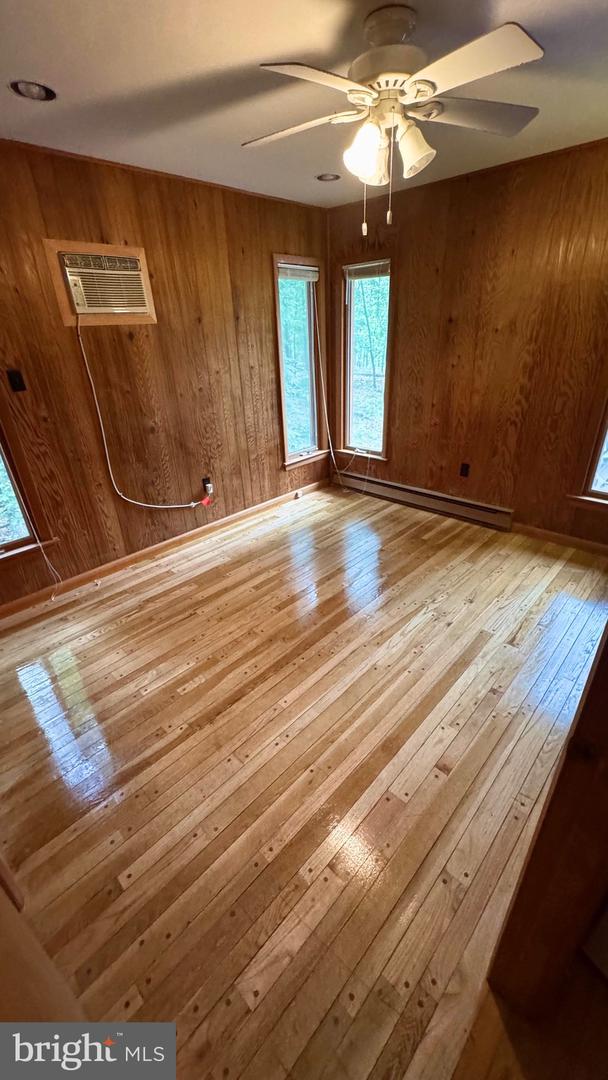 53 LEIGH CT, BASYE, Virginia 22810, 5 Bedrooms Bedrooms, ,2 BathroomsBathrooms,Residential,For sale,53 LEIGH CT,VASH2011690 MLS # VASH2011690