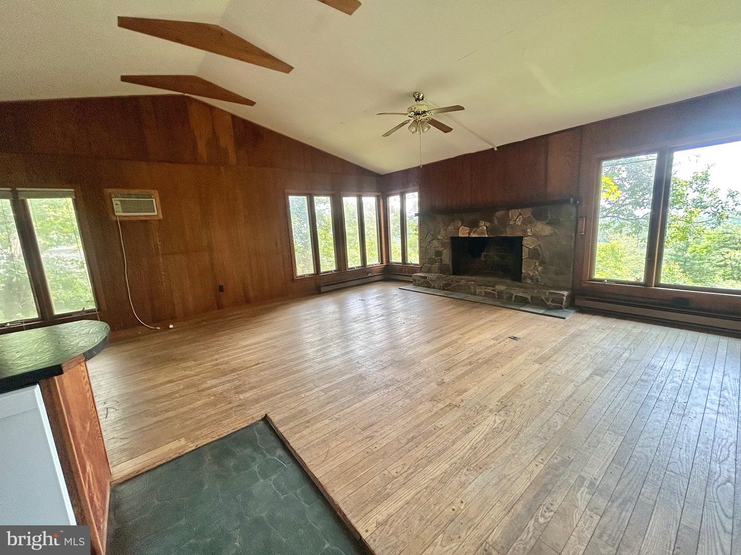 53 LEIGH CT, BASYE, Virginia 22810, 5 Bedrooms Bedrooms, ,2 BathroomsBathrooms,Residential,For sale,53 LEIGH CT,VASH2011690 MLS # VASH2011690