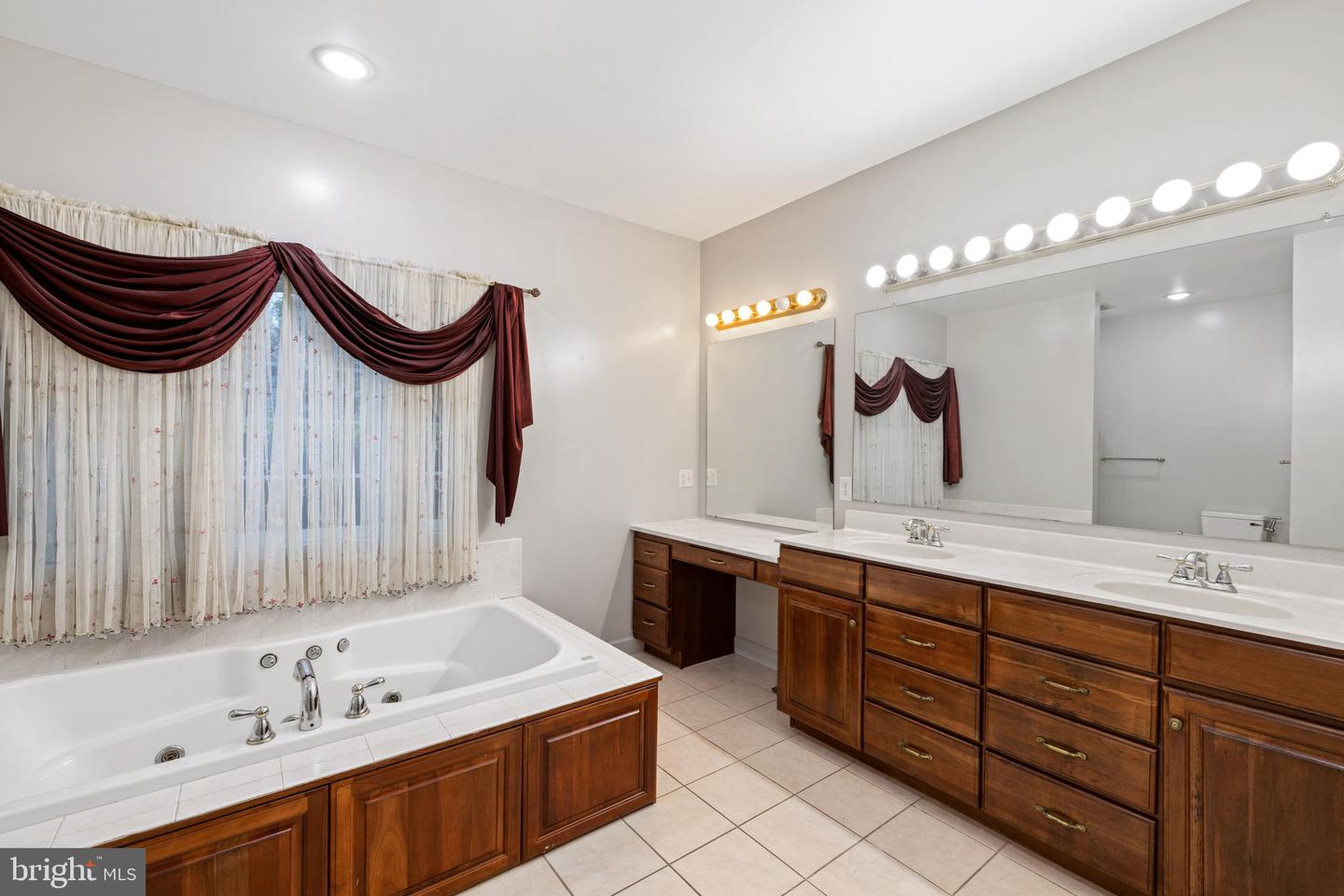 580 MYERS AVE, HARRISONBURG, Virginia 22801, 7 Bedrooms Bedrooms, ,4 BathroomsBathrooms,Residential,For sale,580 MYERS AVE,VAHC2000426 MLS # VAHC2000426