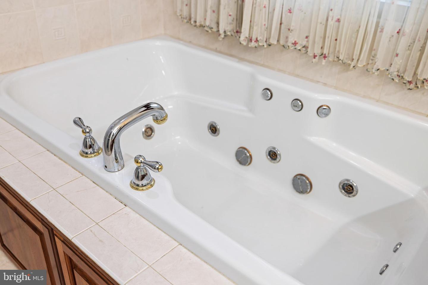 580 MYERS AVE, HARRISONBURG, Virginia 22801, 7 Bedrooms Bedrooms, ,4 BathroomsBathrooms,Residential,For sale,580 MYERS AVE,VAHC2000426 MLS # VAHC2000426