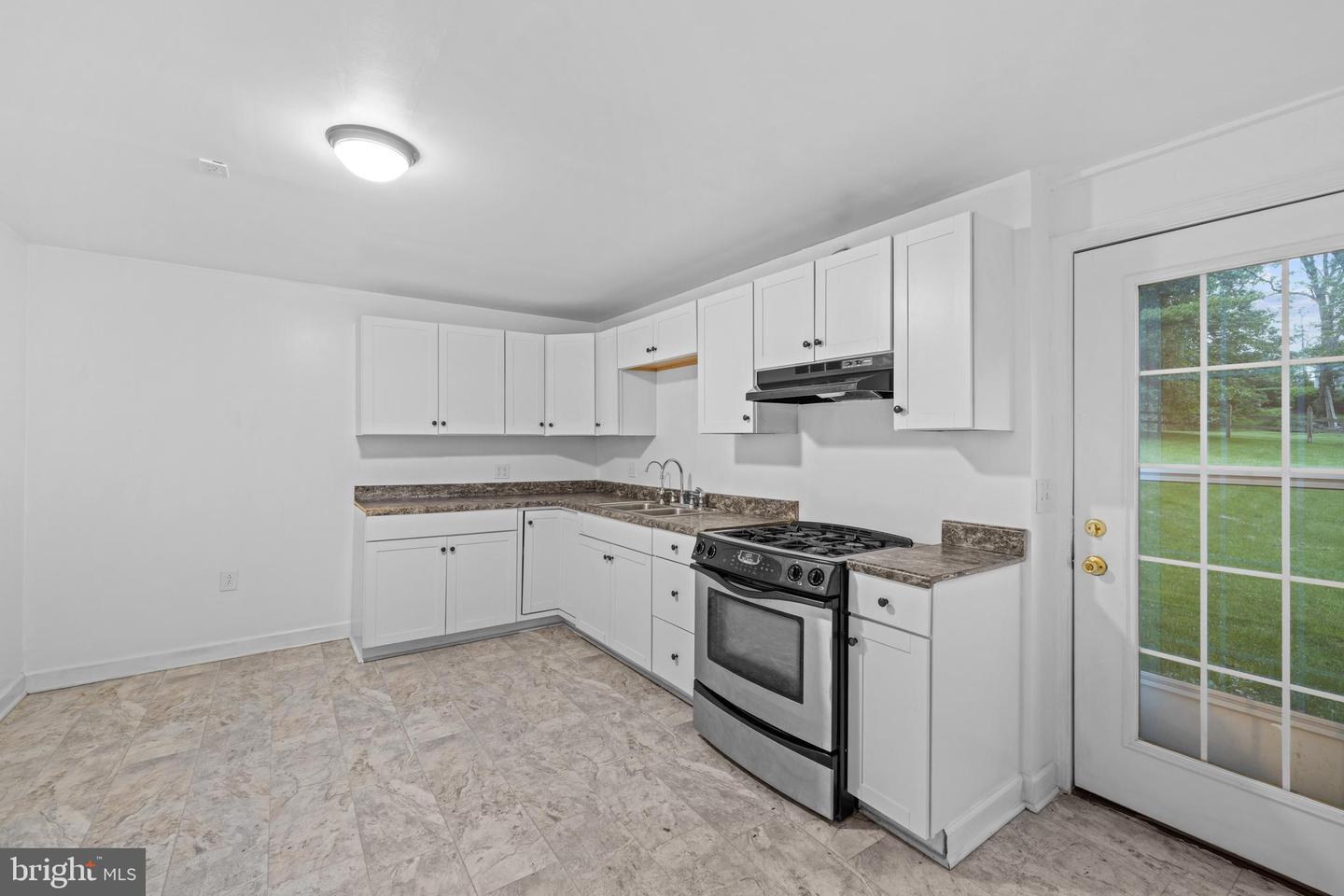580 MYERS AVE, HARRISONBURG, Virginia 22801, 7 Bedrooms Bedrooms, ,4 BathroomsBathrooms,Residential,For sale,580 MYERS AVE,VAHC2000426 MLS # VAHC2000426