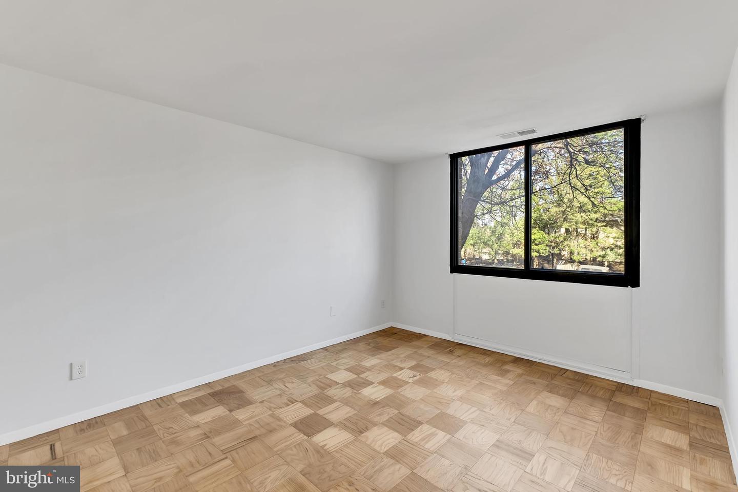 523 N ARMISTEAD ST #102, ALEXANDRIA, Virginia 22312, 2 Bedrooms Bedrooms, ,1 BathroomBathrooms,Residential,For sale,523 N ARMISTEAD ST #102,VAAX2046206 MLS # VAAX2046206