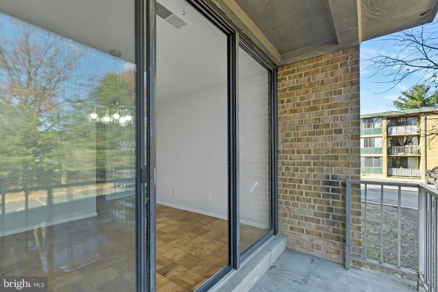 523 N ARMISTEAD ST #102, ALEXANDRIA, Virginia 22312, 2 Bedrooms Bedrooms, ,1 BathroomBathrooms,Residential,For sale,523 N ARMISTEAD ST #102,VAAX2046206 MLS # VAAX2046206