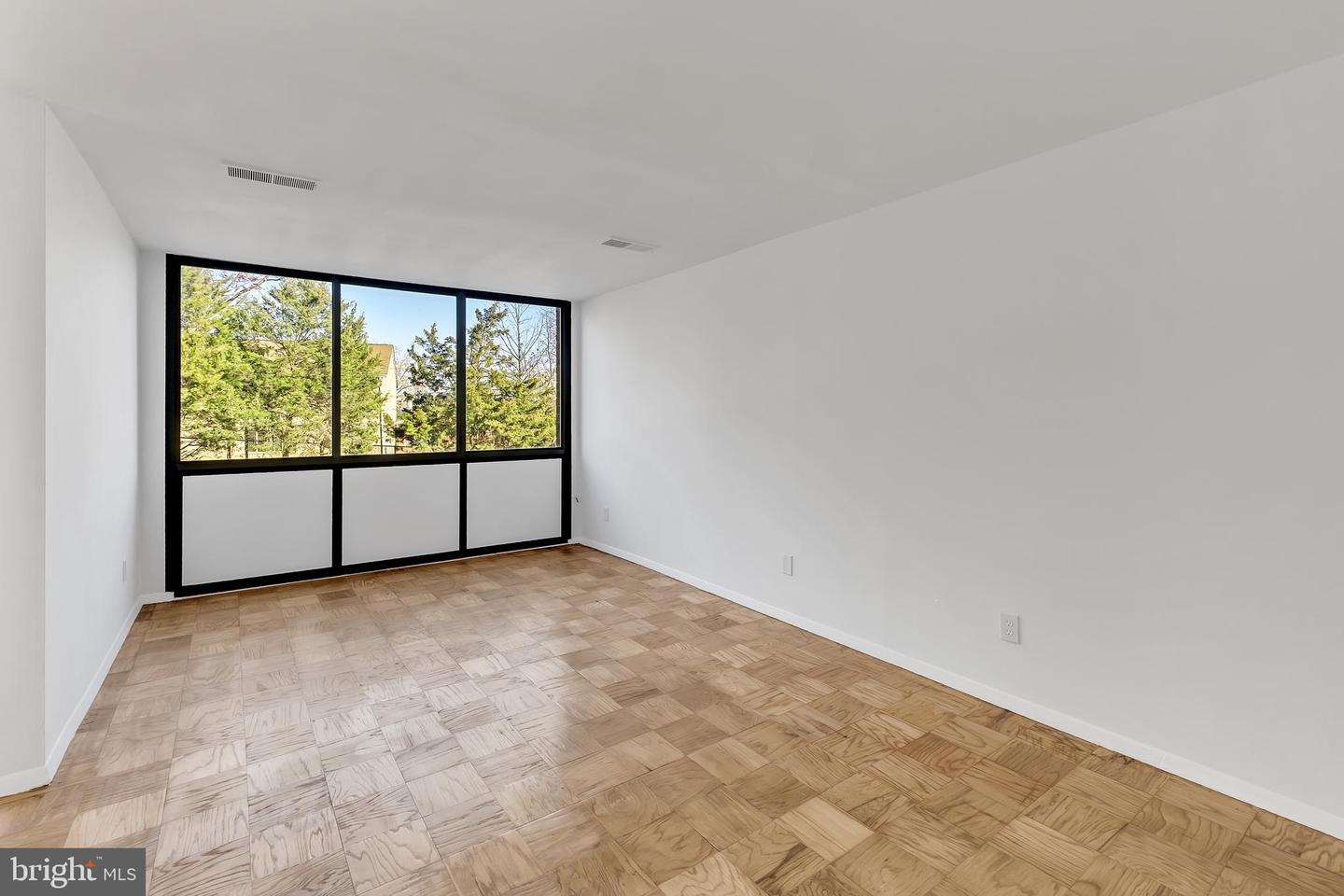 523 N ARMISTEAD ST #102, ALEXANDRIA, Virginia 22312, 2 Bedrooms Bedrooms, ,1 BathroomBathrooms,Residential,For sale,523 N ARMISTEAD ST #102,VAAX2046206 MLS # VAAX2046206