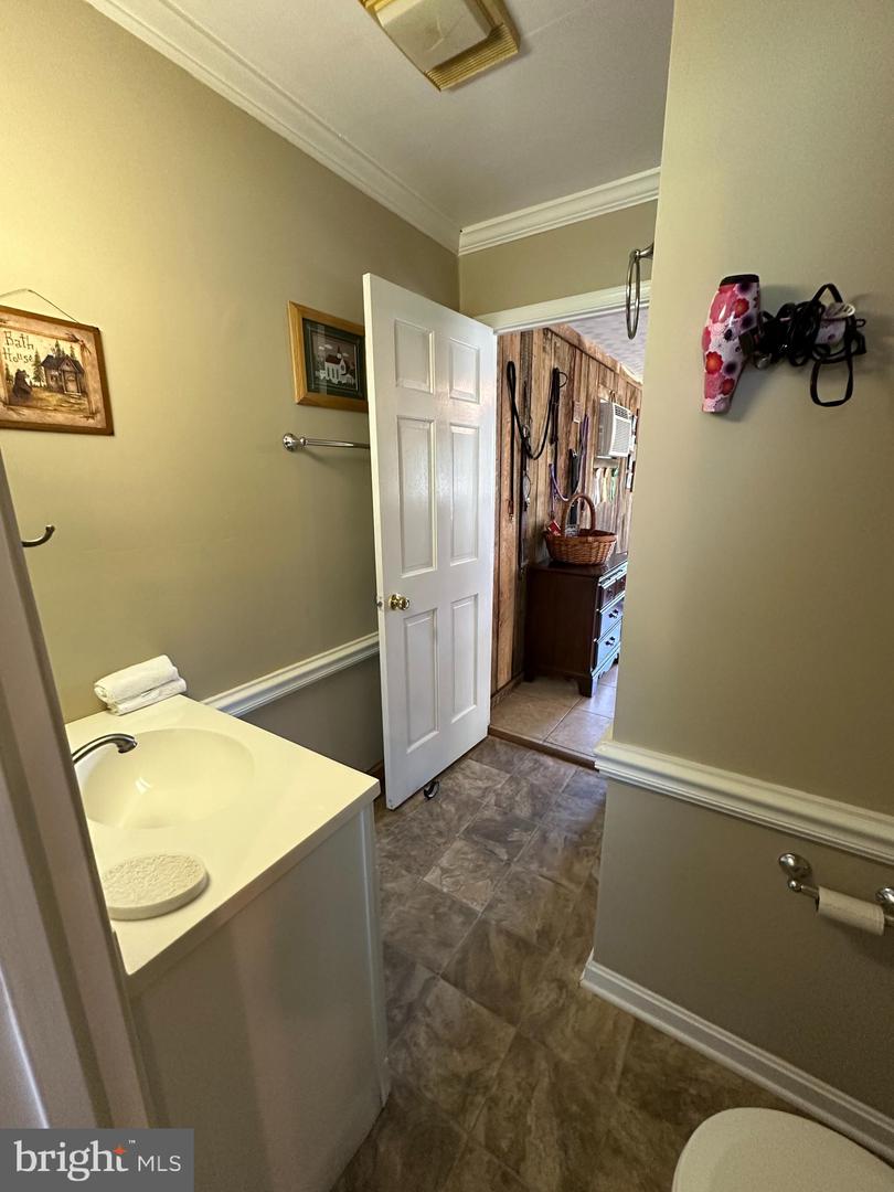 379 SHENK HOLLOW RD, LURAY, Virginia 22835, 3 Bedrooms Bedrooms, ,2 BathroomsBathrooms,Residential,For sale,379 SHENK HOLLOW RD,VAPA2005010 MLS # VAPA2005010
