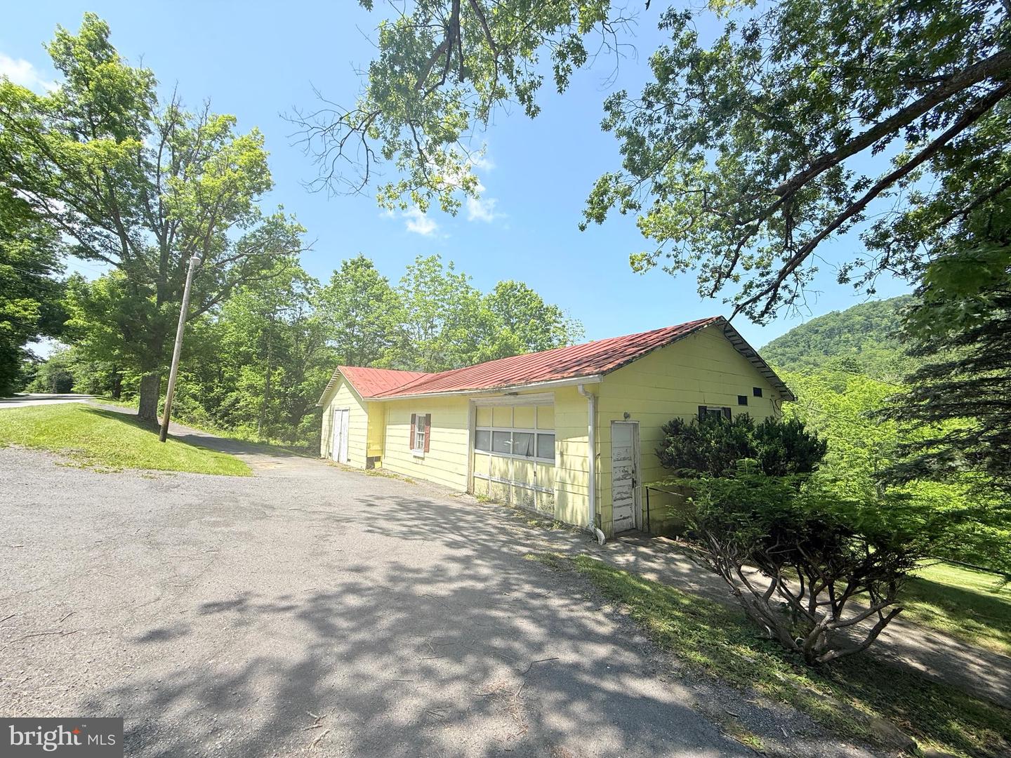 12509 SAM SNEAD HWY, WARM SPRINGS, Virginia 24484, 6 Bedrooms Bedrooms, 12 Rooms Rooms,3 BathroomsBathrooms,Residential,For sale,12509 SAM SNEAD HWY,VABT2000038 MLS # VABT2000038