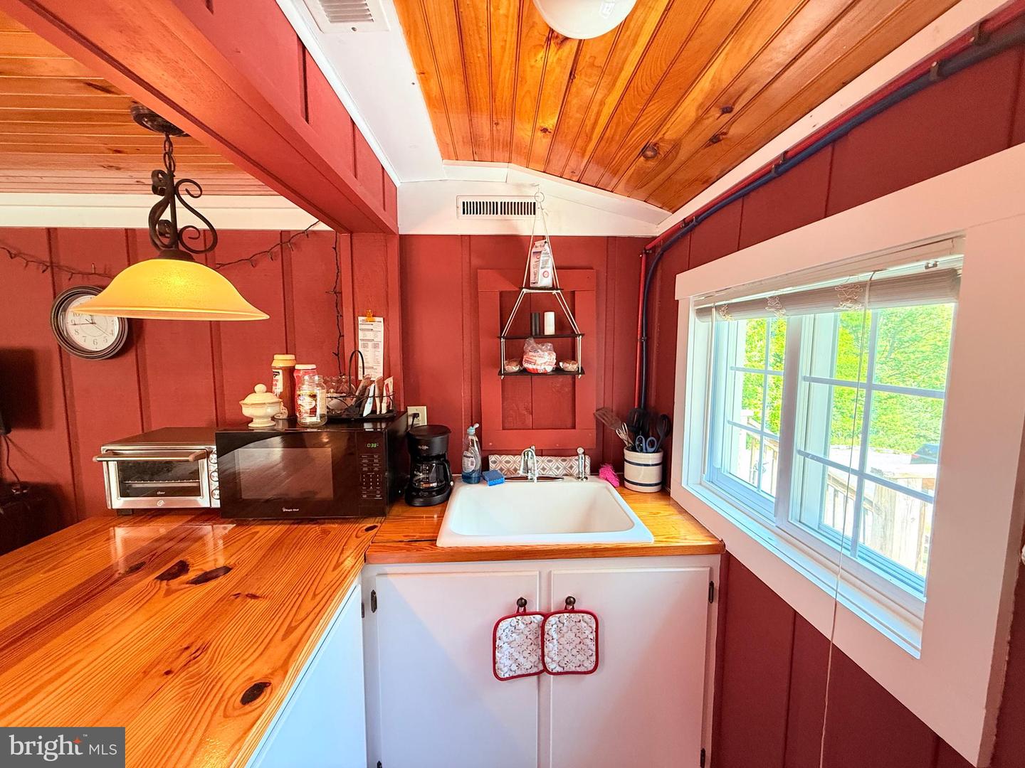 12509 SAM SNEAD HWY, WARM SPRINGS, Virginia 24484, 6 Bedrooms Bedrooms, 12 Rooms Rooms,3 BathroomsBathrooms,Residential,For sale,12509 SAM SNEAD HWY,VABT2000038 MLS # VABT2000038